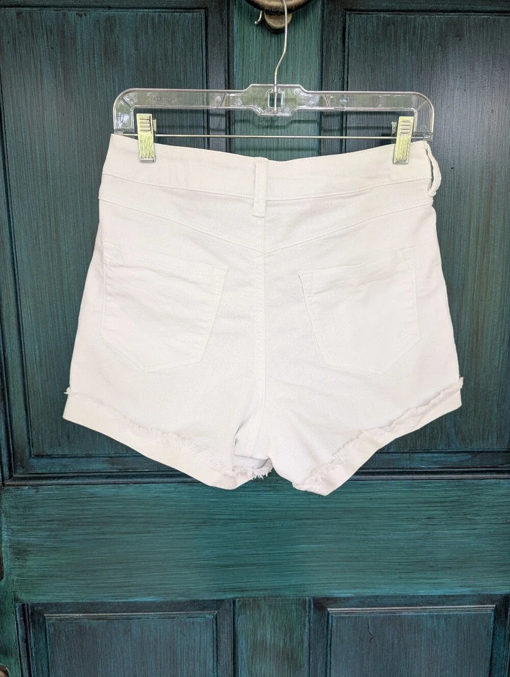 G by Giuliana White Frayed Hem Denim Shorts | Size 4 See measurements